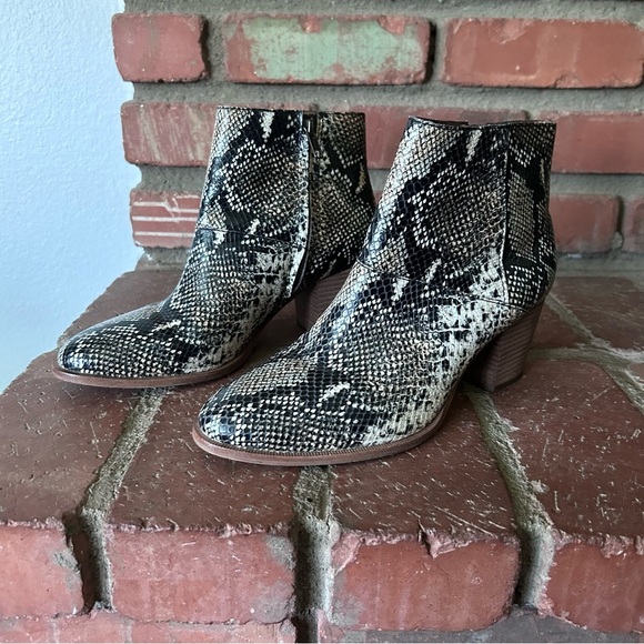 Madewell the Rosie Ankle Boot in Snake Embossed Leather Sz 9 - Picture 6 of 12